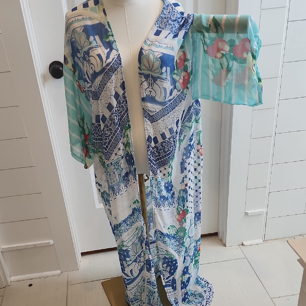 Blue and White Patterned Kimono